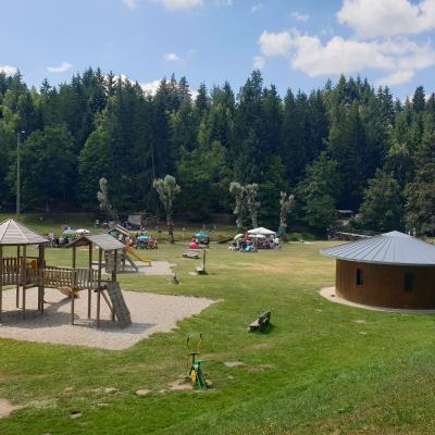 Aire de jeux en bordure de rivière